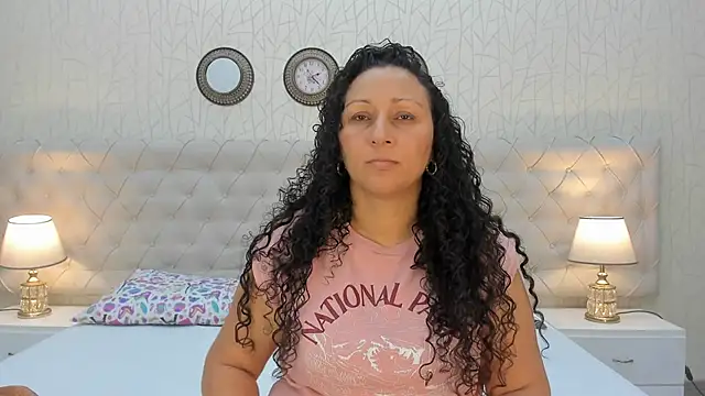 Snapshot of VaniaRose chatting on November 27, 1:13 pm VaniaRose online show from November 27, 1:13 pm