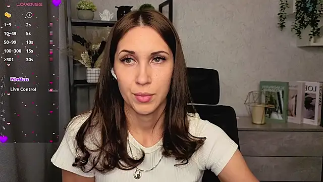 DreamVelour online show from December 14, 6:01 pm