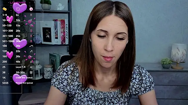 DreamVelour online show from April 10, 9:19 pm