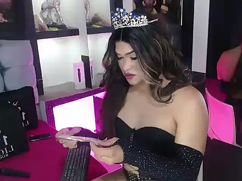 Snapshot of Sophia_hott01 chatting on October 10, 12:04 pm Sophia hott01 online show from October 10, 12:04 pm
