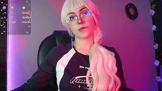 Snapshot of LesRose chatting on January 14, 3:17 pm LesRose online show from January 14, 3:17 pm