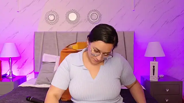 Michell Monet online show from July 9, 11:58 am