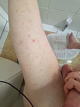 Salsicha244 online show from November 4, 7:57 pm