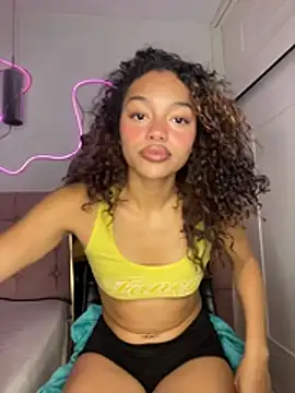 PrettyLia online show from January 16, 8:13 pm