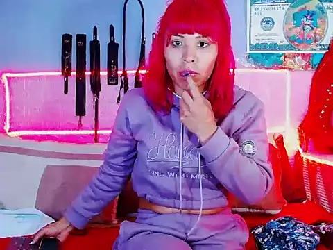 Snapshot of mylygrey chatting on February 4, 4:35 pm mylygrey online show from February 4, 4:35 pm