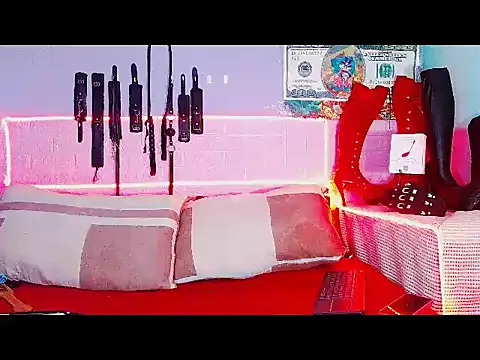 Snapshot of mylygrey chatting on February 6, 10:02 pm mylygrey online show from February 6, 10:02 pm