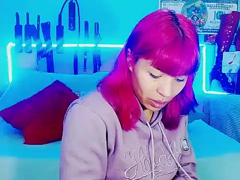 Snapshot of mylygrey chatting on February 25, 1:32 pm mylygrey online show from February 25, 1:32 pm