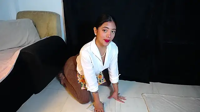 Isis Valen online show from November 19, 11:54 am