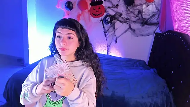 kitty  chs online show from November 7, 11:21 am