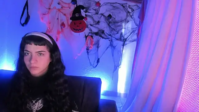 kitty  chs online show from November 22, 1:10 pm