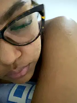 miiabrown18 online show from October 16, 2:01 am