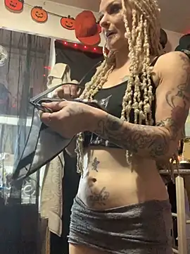 Snapshot of blondebarbiebae chatting on November 7, 7:08 am blondebarbiebae online show from November 7, 7:08 am