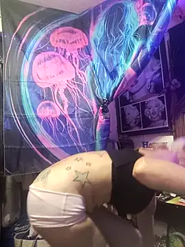 Snapshot of blondebarbiebae chatting on November 15, 4:54 am blondebarbiebae online show from November 15, 4:54 am