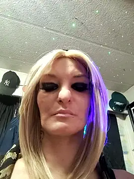 Snapshot of blondebarbiebae chatting on January 12, 12:27 am blondebarbiebae online show from January 12, 12:27 am