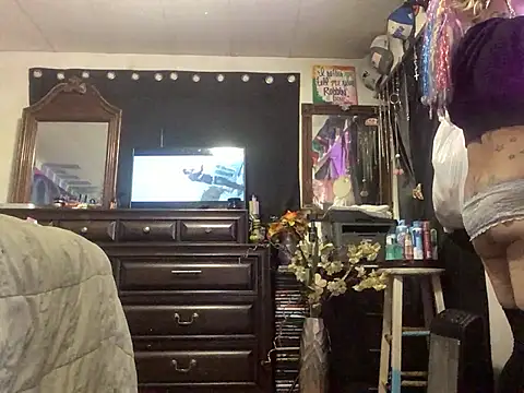 Snapshot of blondebarbiebae chatting on February 25, 8:02 am blondebarbiebae online show from February 25, 8:02 am