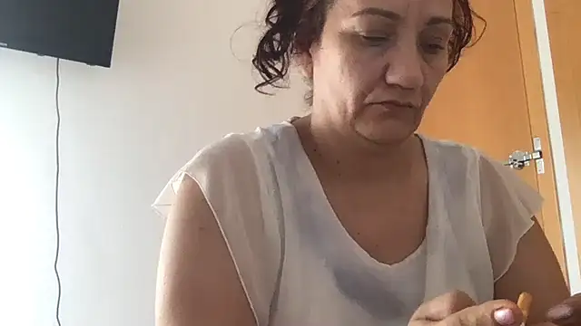 paula19800 online show from October 14, 10:05 am