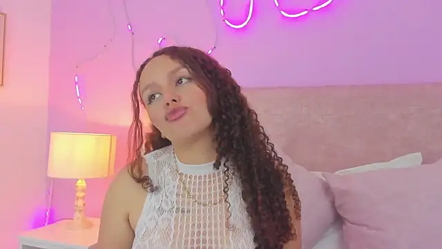 Snapshot of CamilaGomez149 chatting on January 6, 3:21 am CamilaGomez149 online show from January 6, 3:21 am