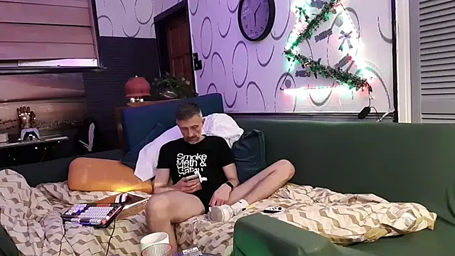 Snapshot of masc4mask_uk chatting on November 9, 6:12 am masc4mask uk online show from November 9, 6:12 am