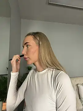 MaryDavies online show from March 24, 6:51 am