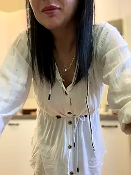 Snapshot of mood_berry chatting on September 24, 6:39 am mood berry online show from September 24, 6:39 am