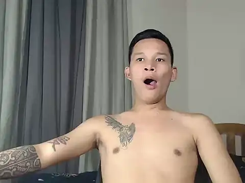 asianmonstercock05 online show from October 14, 6:47 am