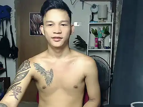 Snapshot of asianmonstercock05 chatting on May 14, 10:22 am asianmonstercock05 online show from May 14, 10:22 am