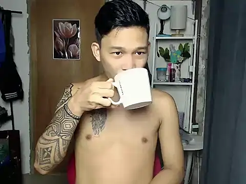 Snapshot of asianmonstercock05 chatting on May 19, 1:00 am asianmonstercock05 online show from May 19, 1:00 am