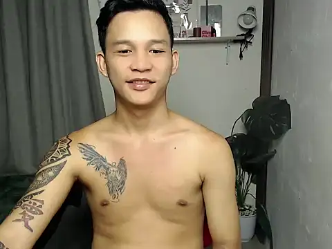 Snapshot of asianmonstercock05 chatting on June 1, 12:40 pm asianmonstercock05 online show from June 1, 12:40 pm