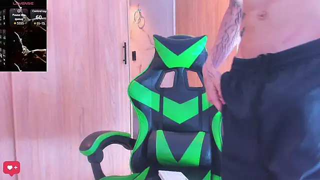 Skinny batman online show from October 31, 4:24 am