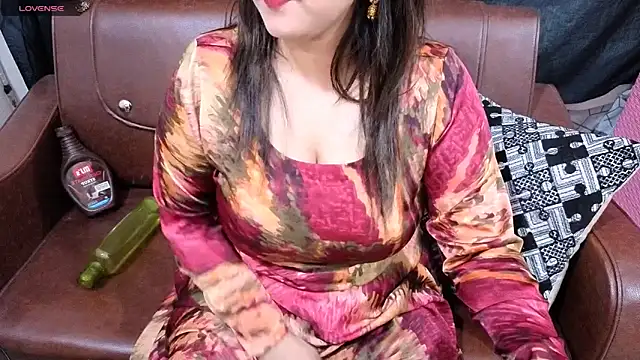 Sanvi-Queen online show from December 1, 9:14 am