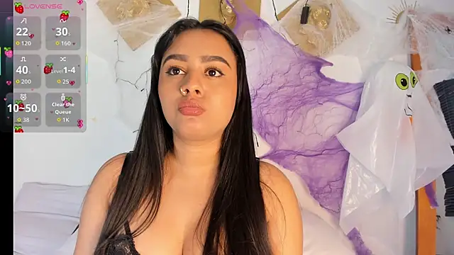 CharlottePetitte online show from November 4, 8:30 pm