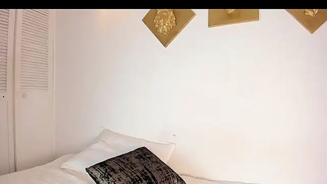 CharlottePetitte online show from November 25, 9:15 pm