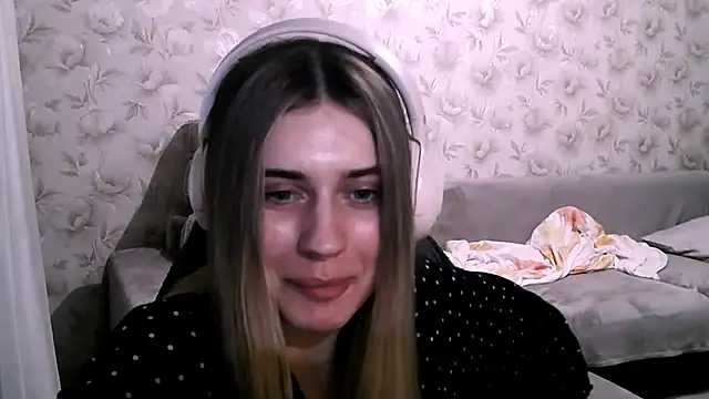 Snapshot of JerrieLoosle chatting on October 19, 4:40 pm JerrieLoosle online show from October 19, 4:40 pm