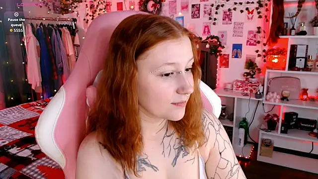 Snapshot of Ayla_Hicks chatting on November 27, 7:49 pm Ayla Hicks online show from November 27, 7:49 pm