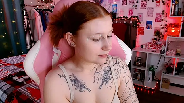 Snapshot of Ayla_Hicks chatting on November 29, 8:23 pm Ayla Hicks online show from November 29, 8:23 pm