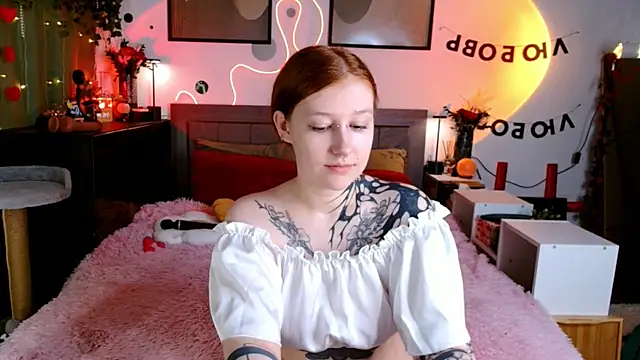 Snapshot of Ayla_Hicks chatting on June 30, 2:45 am Ayla Hicks online show from June 30, 2:45 am