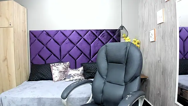 ChloeCampbell03 online show from November 7, 8:09 pm