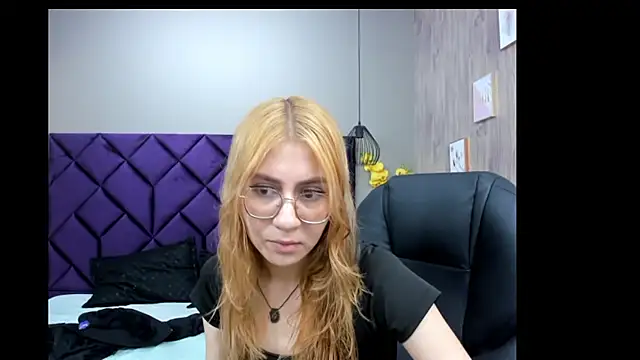 ChloeCampbell03 online show from November 28, 11:35 am