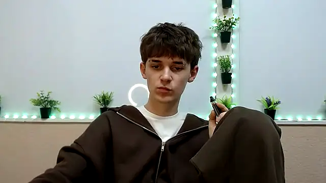 Hoot Dude  online show from November 13, 3:55 pm