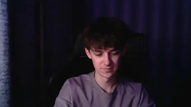 Hoot Dude  online show from December 2, 6:47 pm