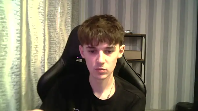 Hoot Dude  online show from December 18, 12:22 pm