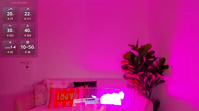 TiaBelle online show from November 14, 8:18 pm