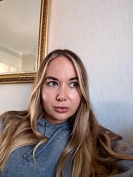 Snapshot of BarbieDolly_x chatting on October 9, 3:54 pm BarbieDolly x online show from October 9, 3:54 pm