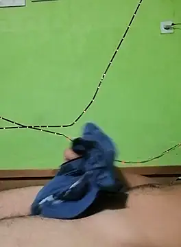 Snapshot of kaland69 chatting on October 5, 10:13 am kaland69 online show from October 5, 10:13 am