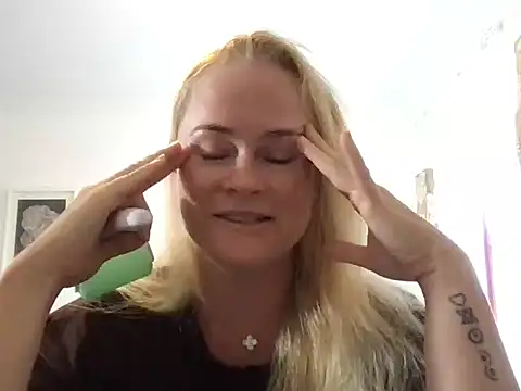 Sweet-TessaXX online show from February 17, 5:37 am