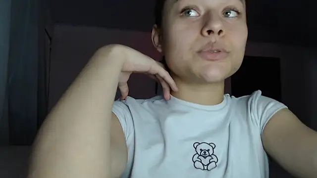 LittleCheerry69 online show from November 12, 4:07 pm