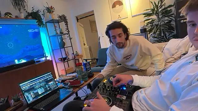 Snapshot of Passion-Frucht chatting on September 28, 3:23 am Passion-Frucht online show from September 28, 3:23 am