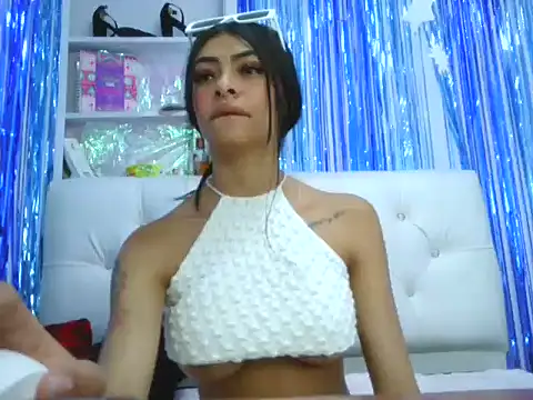 Snapshot of laylahotl chatting on October 2, 4:14 pm laylahotl online show from October 2, 4:14 pm