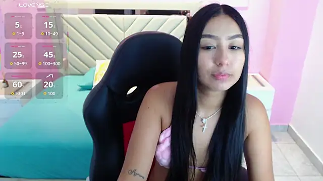 ALAHIACRUZ1 online show from October 1, 12:22 pm