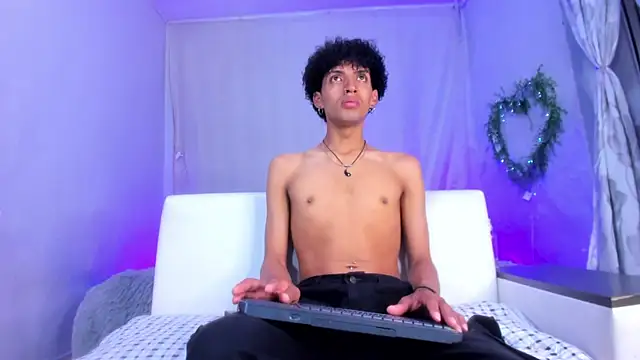 Snapshot of josesweet_ chatting on October 30, 1:12 pm josesweet  online show from October 30, 1:12 pm